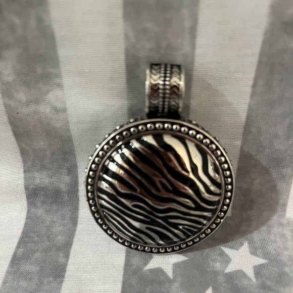 Premier Zebra Pendant - Picture 1 of 4